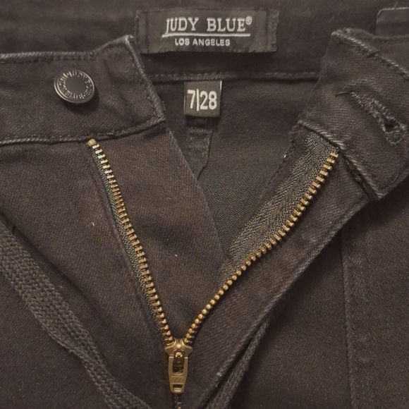 Judy Blue 7/28 Joggers - Picture 8 of 11